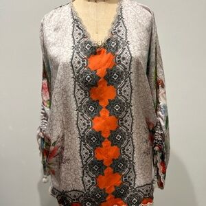 Johnny Was, size small, fabulous print, adjustable sleeve.